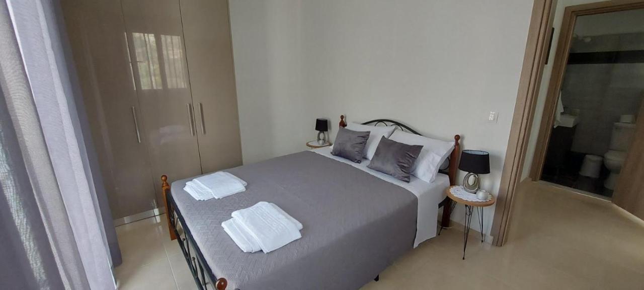 Dionysia Apartments Livadia  エクステリア 写真