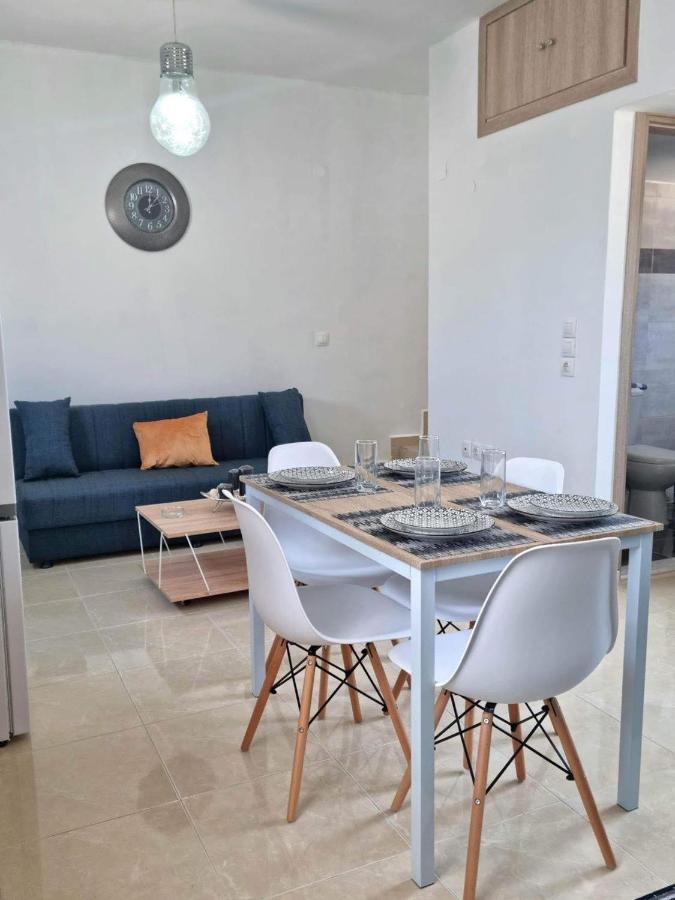 Dionysia Apartments Livadia  エクステリア 写真