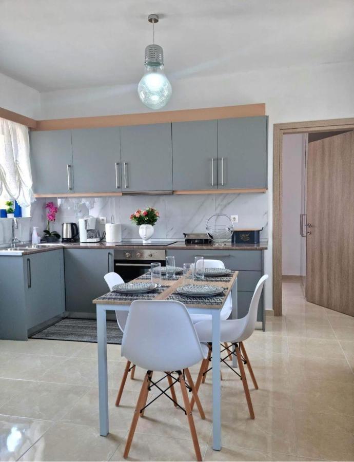 Dionysia Apartments Livadia  エクステリア 写真