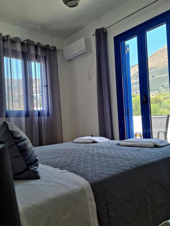 Dionysia Apartments Livadia  エクステリア 写真