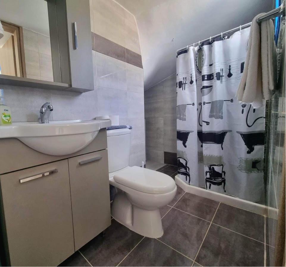 Dionysia Apartments Livadia  エクステリア 写真