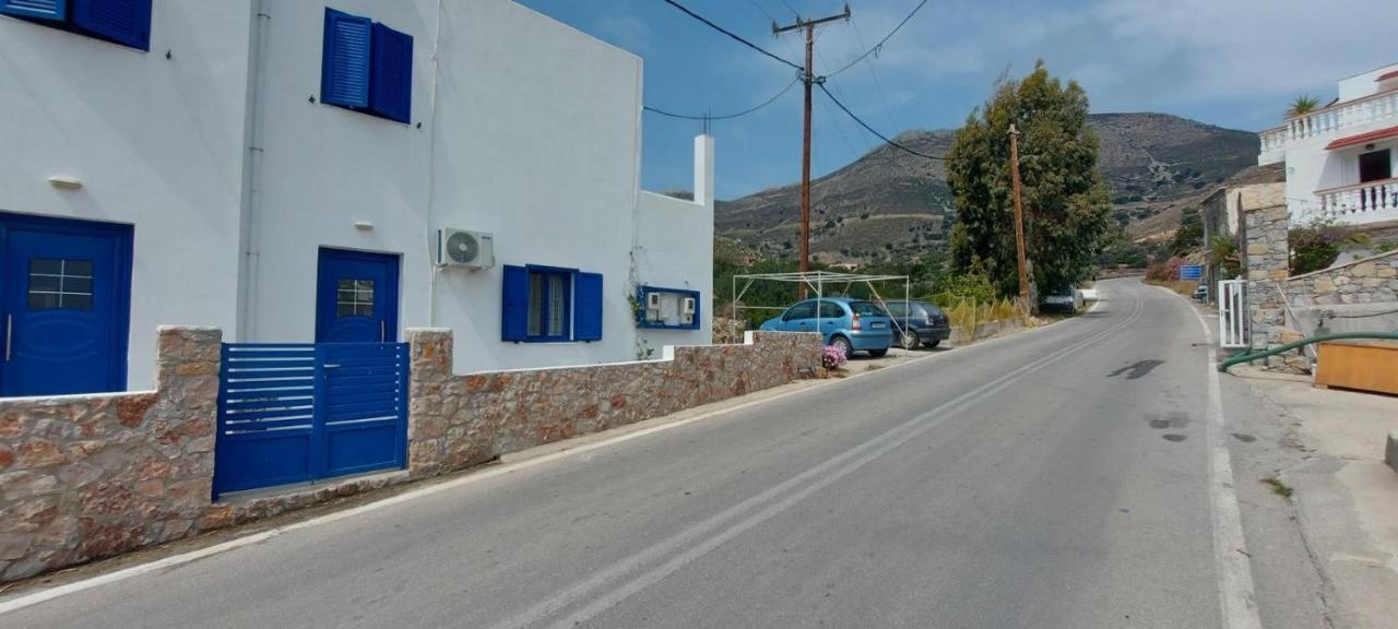 Dionysia Apartments Livadia  エクステリア 写真
