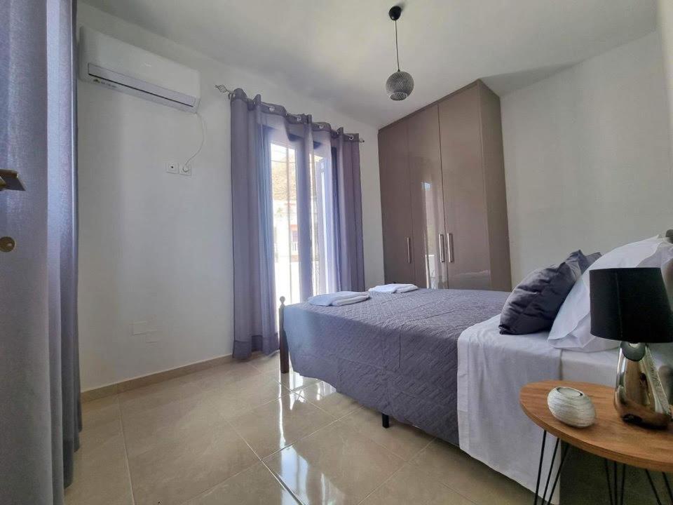 Dionysia Apartments Livadia  エクステリア 写真